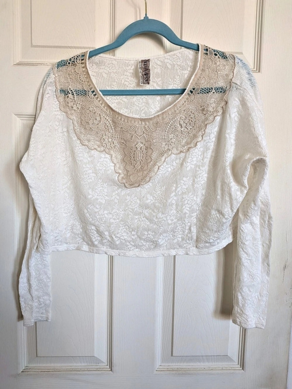 Free People White Lace Long Sleeve Crop Top Like New